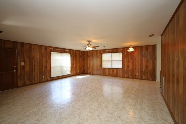 Foto del edificio - 601 E Stanfill St