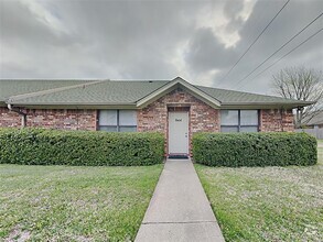 Building Photo - 944 Austin Ct