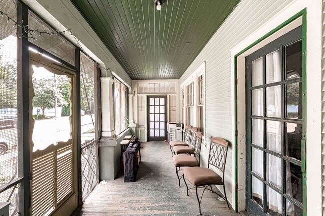 Photo - 408 E State St Apartment