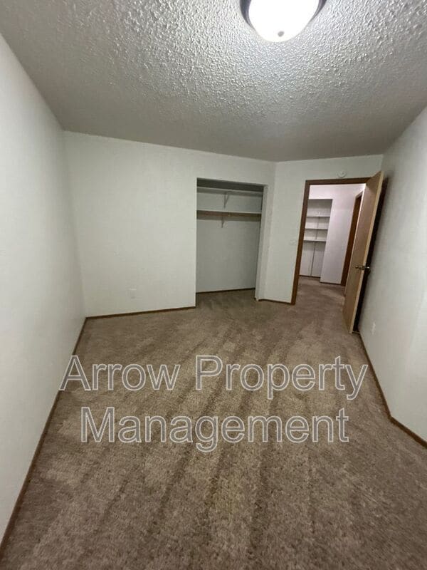 Building Photo - 205 E Arbor Ave
