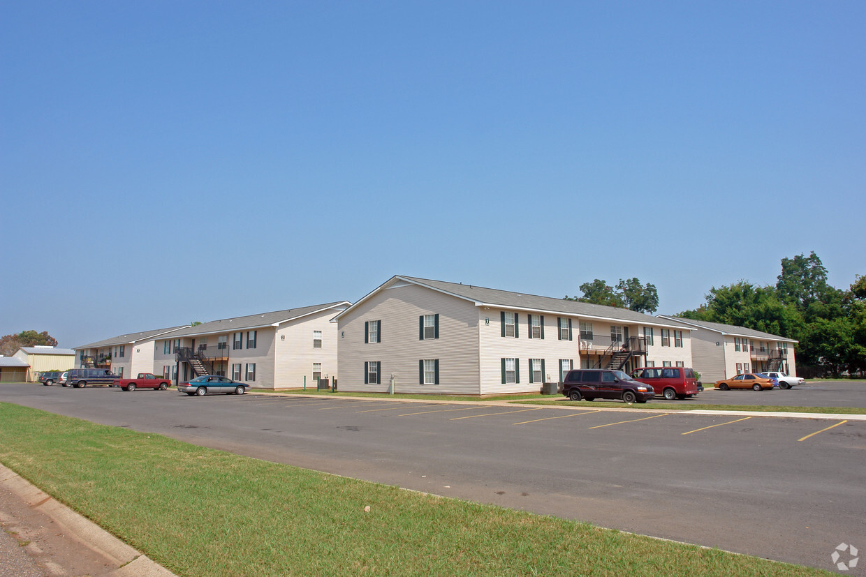 Primary Photo - North Park Apartments