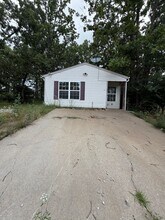 Building Photo - 4031 White Oak Rd