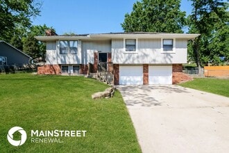 Building Photo - 6924 NW Pleasant View Dr