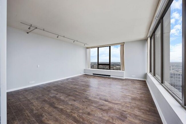 Foto del edificio - 2800 N Lake Shore Dr