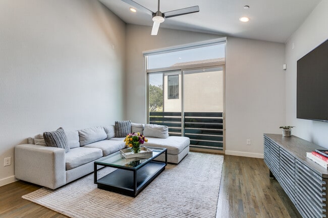 Building Photo - 1839 Euclid Ave