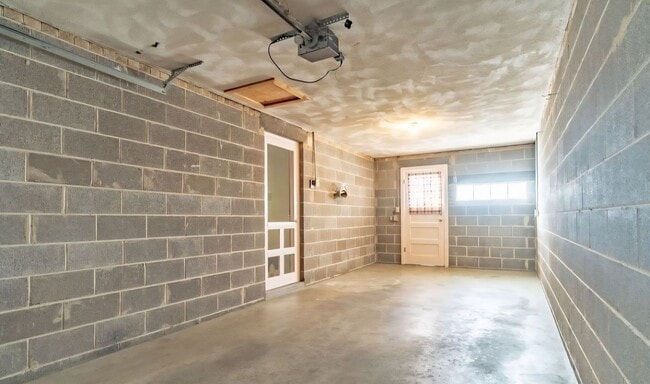 Foto del edificio - 4345 Pierce St