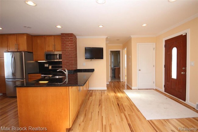 Building Photo - 1501 Penistone St