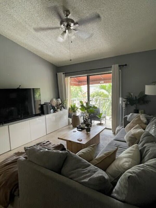 Foto del edificio - 15550 SW 80th St