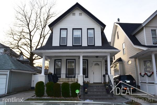 Primary Photo - 252 E 3rd St
