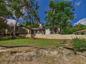 Building Photo - 6108 Shadow Valley Dr