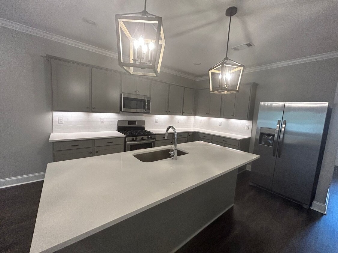 Foto principal - 630 Thornberry Drive