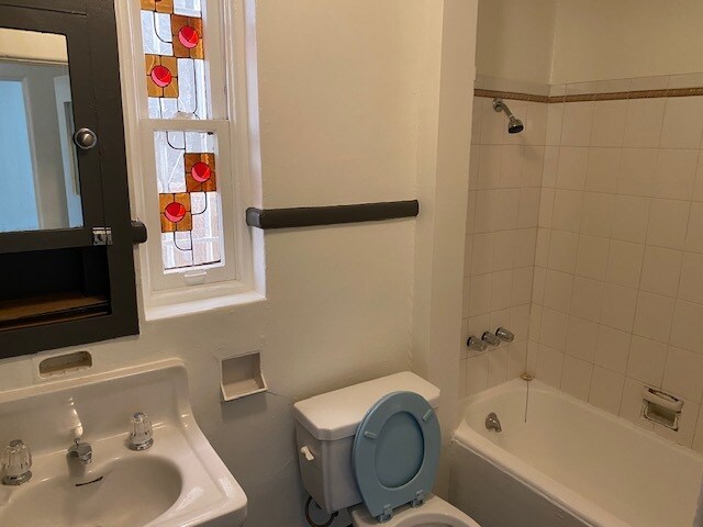 Bathroom - 4324 Willow Brook Ave