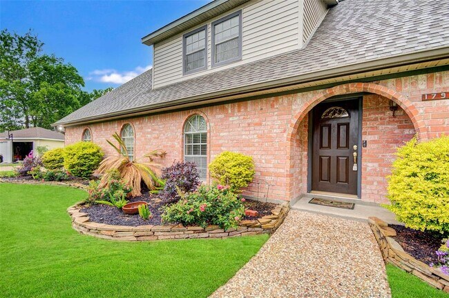 Foto del edificio - 17931 Loring Ln