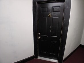 Building Photo - 126 E Main St