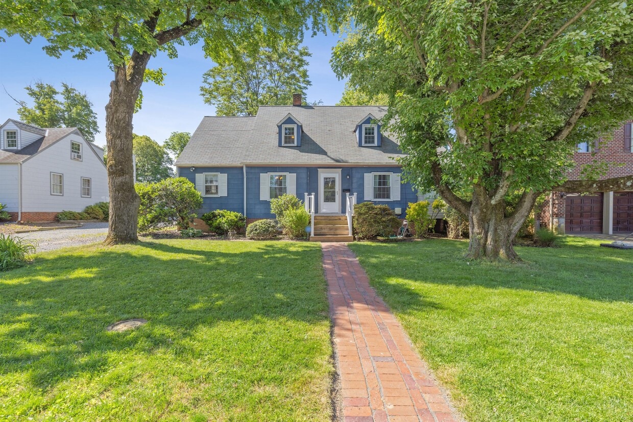 5706 Lone Oak Dr, Bethesda, MD 20814 House Rental in Bethesda, MD