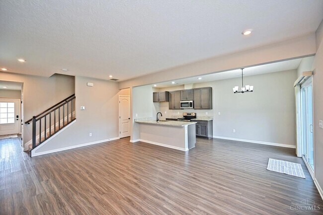 Foto del edificio - 1538 Summerview Ln