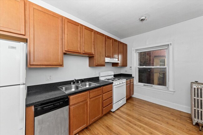 Foto del edificio - 3449 N Elaine Pl