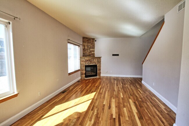 Foto del edificio - 4 bed 3.5 bath Founders home