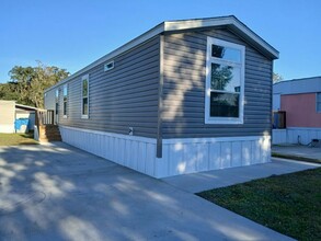 Building Photo - 1631 Semon Dr