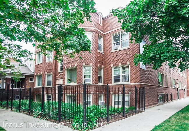 Building Photo - 3005 W 61st St