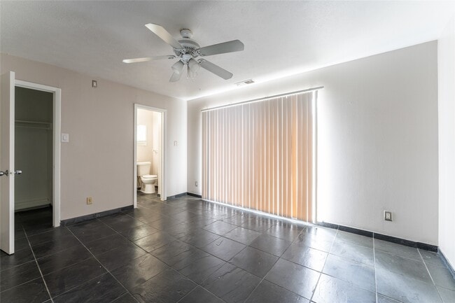 Building Photo - 420 W Alabama St