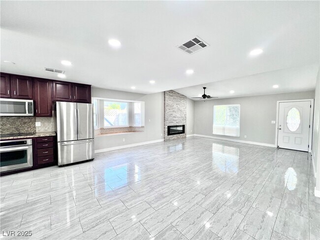 Foto del edificio - 5828 W Divers Cove Way