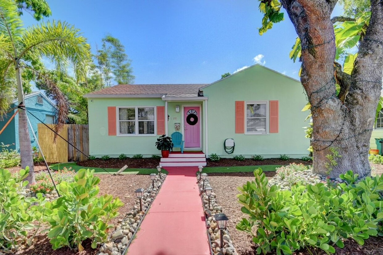 Foto principal - Charming 2BR House in Lake Worth Beach