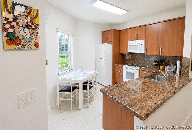 Building Photo - 6566 Via Regina