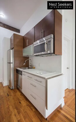 Foto del edificio - 131 Christopher St