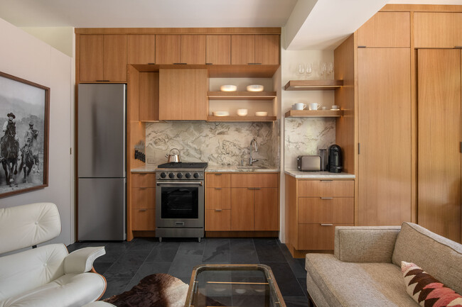 Foto del edificio - 7041 Almaden Ln