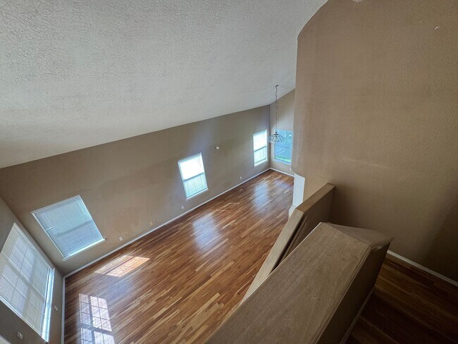 Foto del edificio - Foothills 2-Story in Vista Del Mundo!
