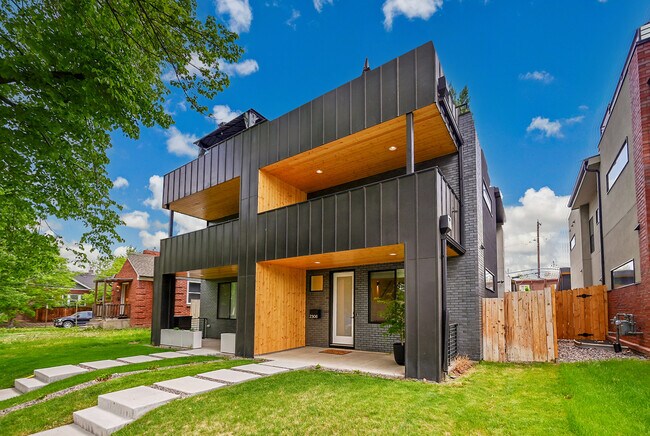 Building Photo - 2308 S Acoma St