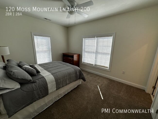 Building Photo - 2 Bed / 2 Bath Apartment (Available Now)