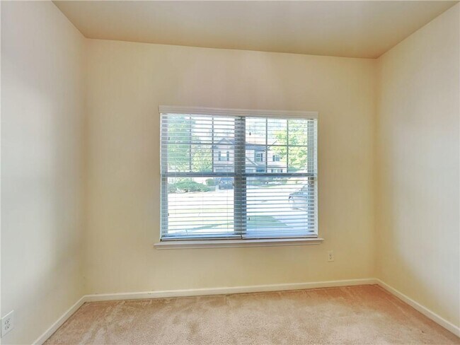 Foto del edificio - 1324 Little Hampton Dr