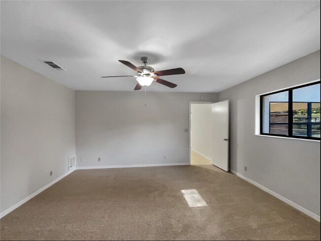 Foto del edificio - 236 Longhorn Dr