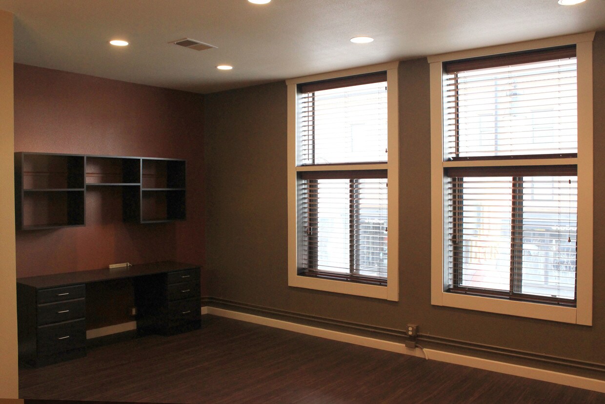 Foto principal - 520 1st Ave N