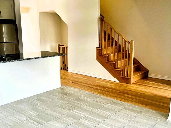 Photo du bâtiment - Thoughtfully Designed, Open Concept Layout...