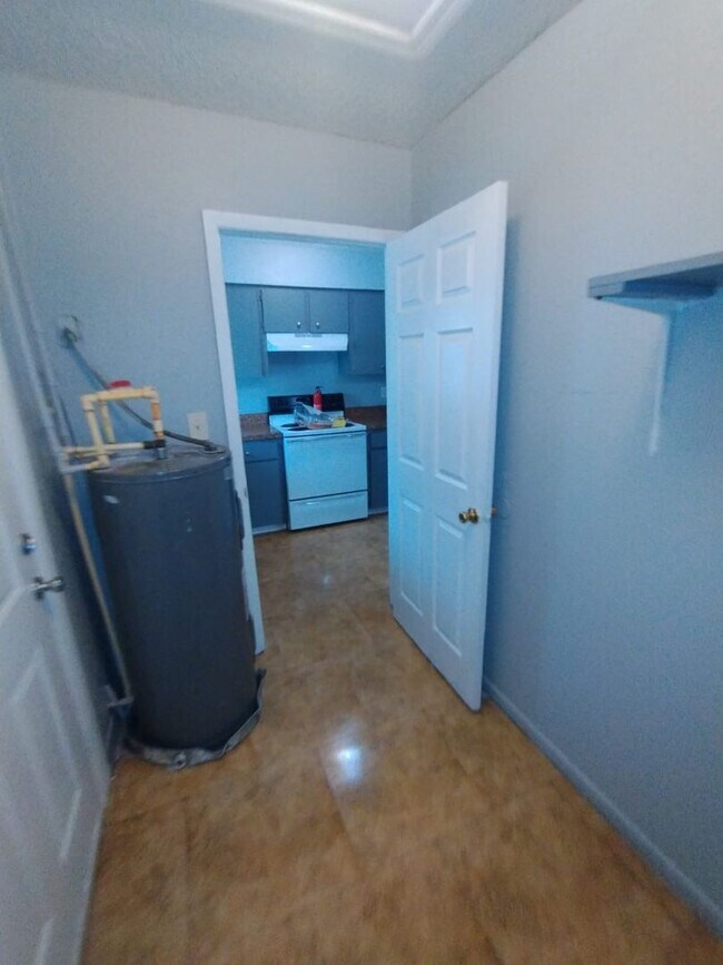 Foto del edificio - 2420-2422 Chestnut Woods Dr
