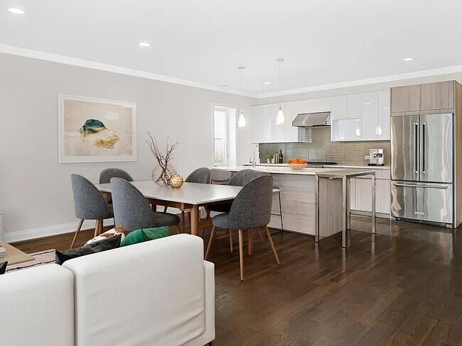 Foto del edificio - 1320 W Lexington St