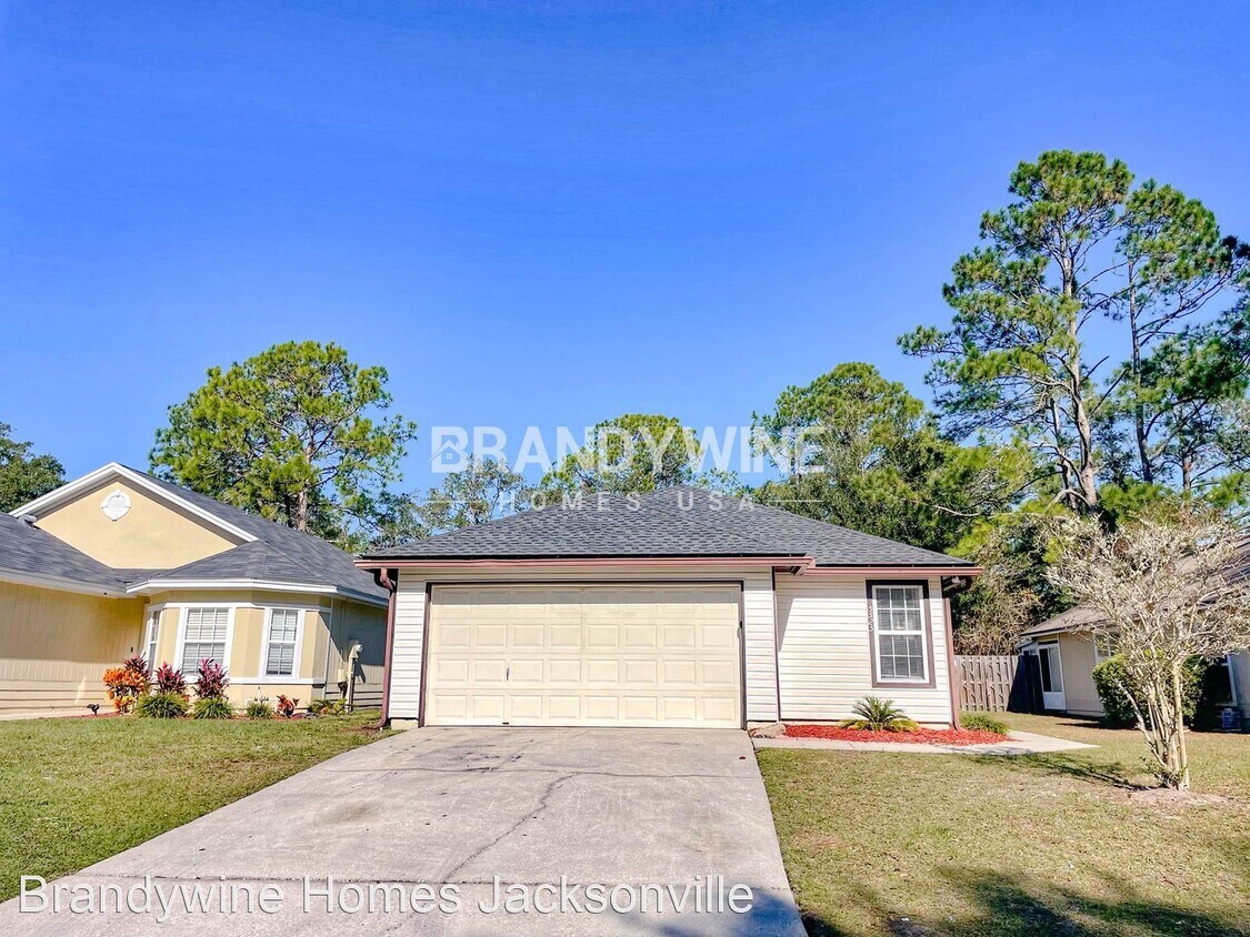 5525 Oak Crossing Dr, Jacksonville, FL 32244 House Rental in