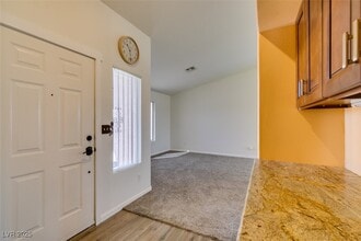 Building Photo - 420 Aloha Dr Building Photo - 420 Aloha Dr