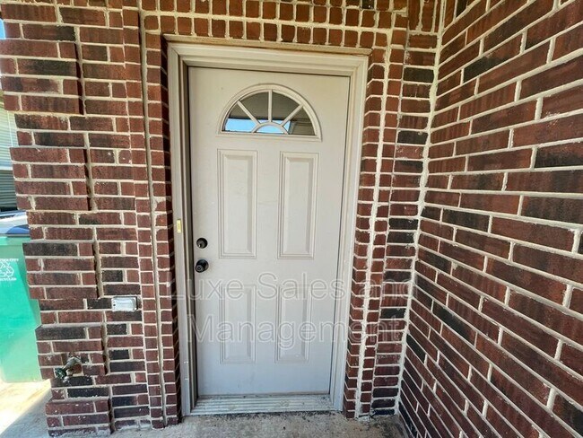 Building Photo - 1317 Garden Gate Dr