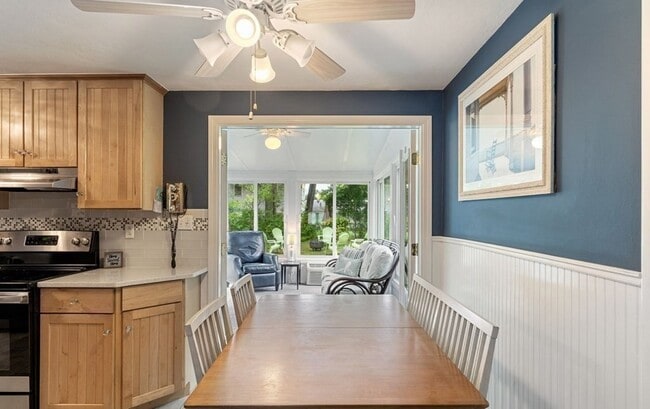 Building Photo - 23 Bradford St