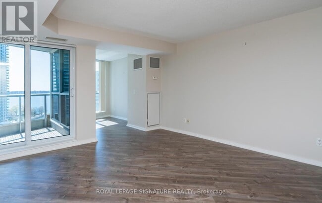 Building Photo - 208 Queens Quay W