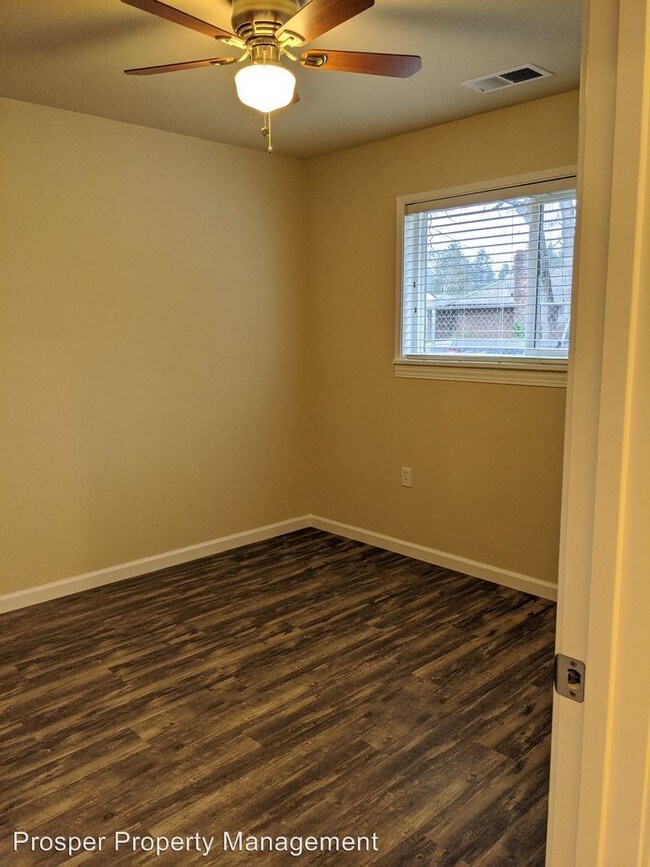 Foto del edificio - 15130-15132 Washington Ave SW