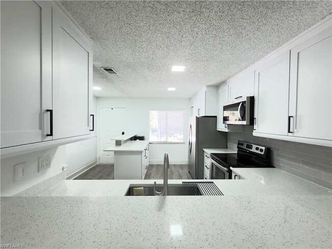 Building Photo - 3451 County Barn Rd