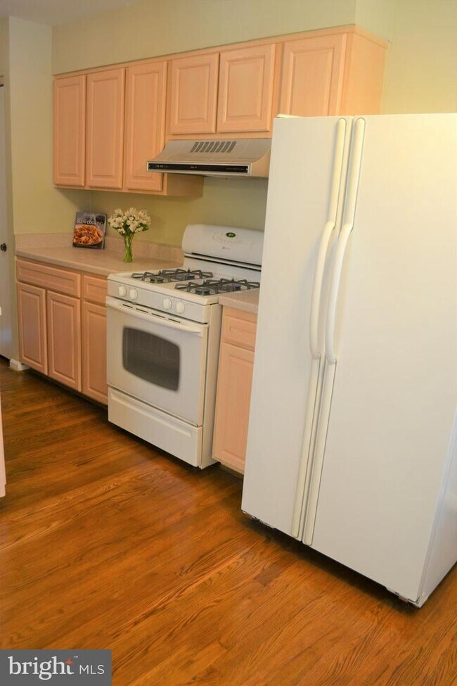 Foto del edificio - 9926 Lakepointe Ct