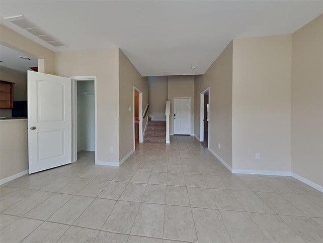 Building Photo - 108 Comanche Plns Rd