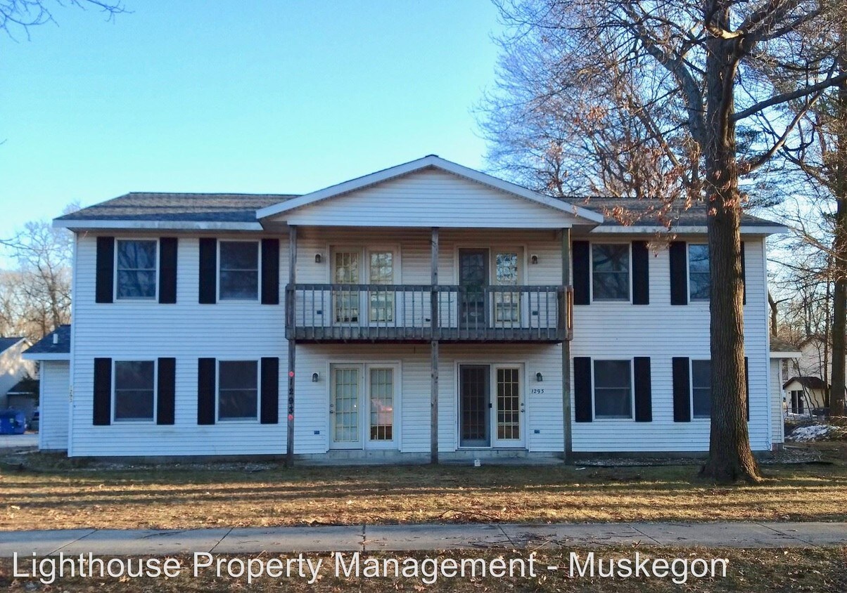 1293 Kloap Rd, Muskegon, MI 49441 Room for Rent in Muskegon, MI