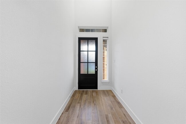 Foto del edificio - 7734 Clover Gully Ln